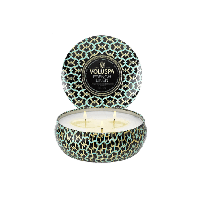 Hovedbilde Voluspa French Linen Amber 3-Wick Tin Candle ...